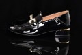Damskie-Komfortowe-Mokasyny-Z-Lakierowanej-Skory-Na-Obcasie-LORETTA-VITALE-W2439202A-Czarny-