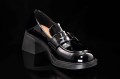 Damskie-Mokasyny-Z-Lakierowanej-Skóry-Na-Obcasie-LORETTA-VITALE-W2439203A-Czarny-2