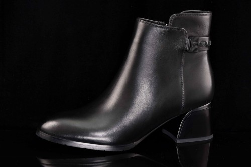 Damskie-Licowe-Botki-z-Ozdobnym-Paskiem-Nad-Zapietkiem-LORETTA-VITALE-C2439621A-Czarny_