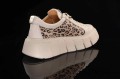 Damskie-Sneakersy-Na-grubej-Podeszwie-Ze-skory-Naturalnej-W-Piekne-Lamparcie-Cetki-KARO-W-20720-1536-F-Bez-3