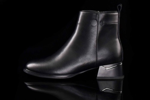 Damskie-Botki-Eleganckie-Skora-Licowa-Na-Niskim-Obcasie-FILIPPO-DBT6412/24-Czarny-