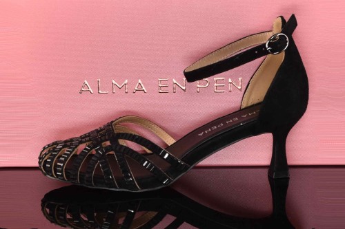 Eleganckie-Sandalki-z-Miekkiego-Zamszu-z-Krysztalkami-ALMA-EN-PENA-V250822-Czarny-