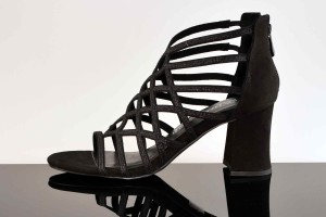 Sandały na Słupku Stylowa Pewność Kroku MARCO TOZZI 2-28384-44 098 BLACK COMB/Czarny