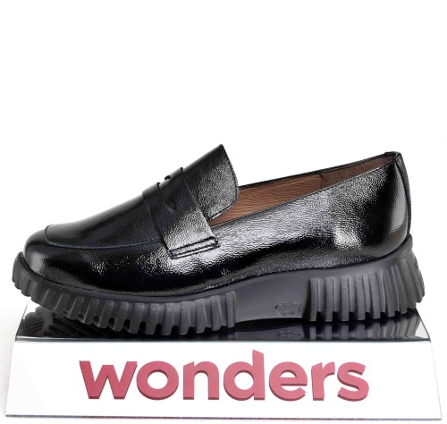 Wsuwane-Polbuty,-Mokasyny-Damskie-Czarna-Elegancja-I-Lekkosc-WONDERS-A-4402-LACK-i-NEGRO/Czarny-