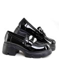 Damskie-Mokasyny-Z-Lakierowanej-Skory-z-Duza-Ozdoba-z-Cyrkonii-Na-Obcasie-LORETTA-VITALE-W5332-Czarny-7