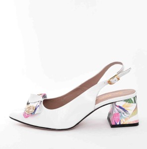 Skórzane Czółenka z Odkrytą Piętą na Obcasie 6 cm Elegancja z Artystycznym Akcentem EMI ROMANI 013.1171/13-171 Biały/Kolorowe Liście