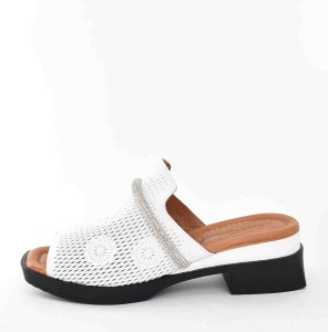 Eleganckie skórzane Klapki Damskie z Ażurem i Ozdobnym Paskiem z Cyrkoniami  EMI ROMANI 080.2302 18 White/Biały