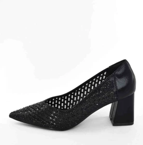 Elegancja i Subtelny Blask Damskie Czółenka MENBUR AM72101 Negro/Czarny